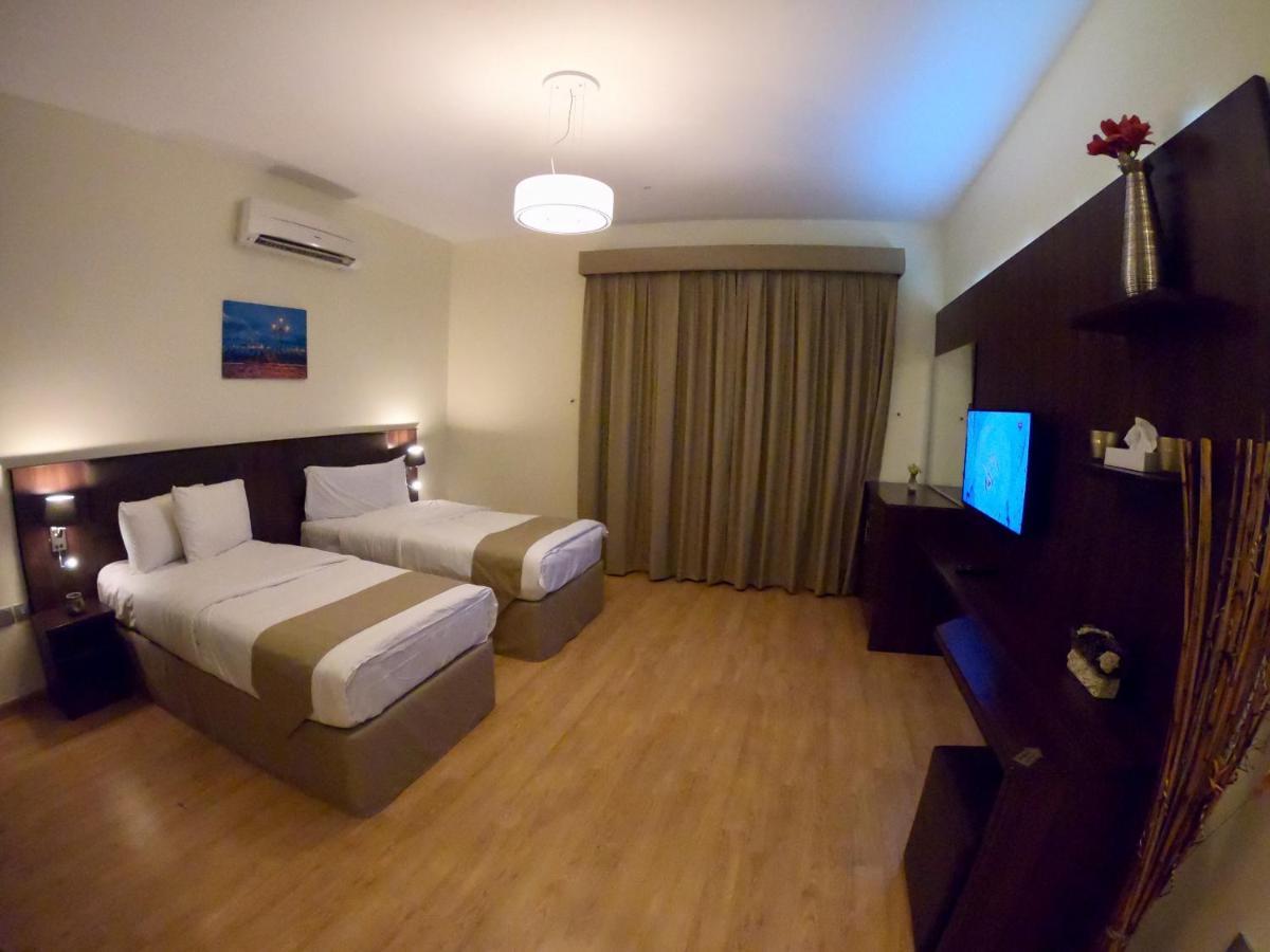 Weekend Hotel & Apartments Маскат Екстер'єр фото