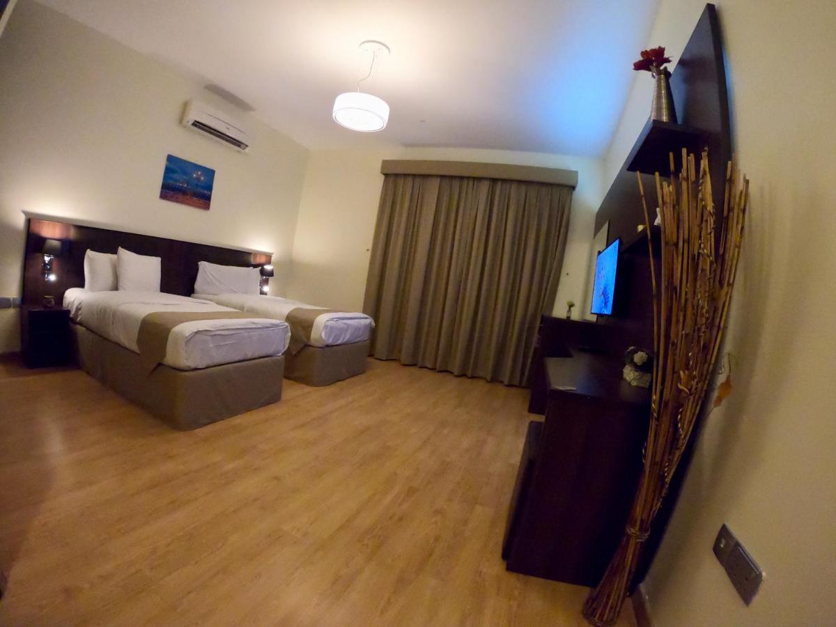 Weekend Hotel & Apartments Маскат Екстер'єр фото