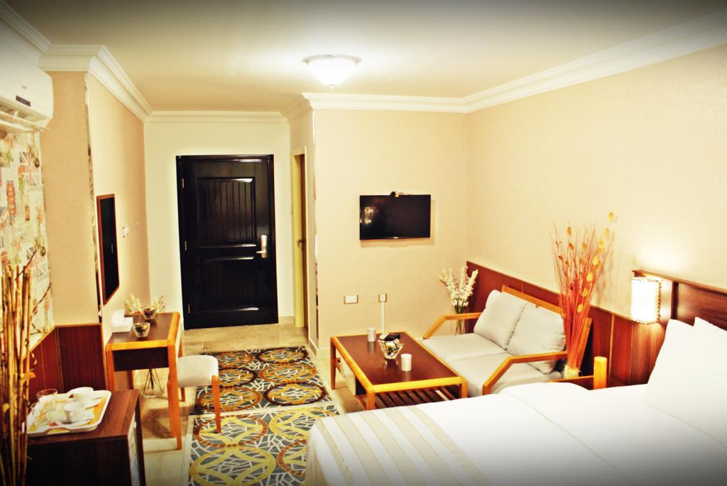 Weekend Hotel & Apartments Маскат Екстер'єр фото