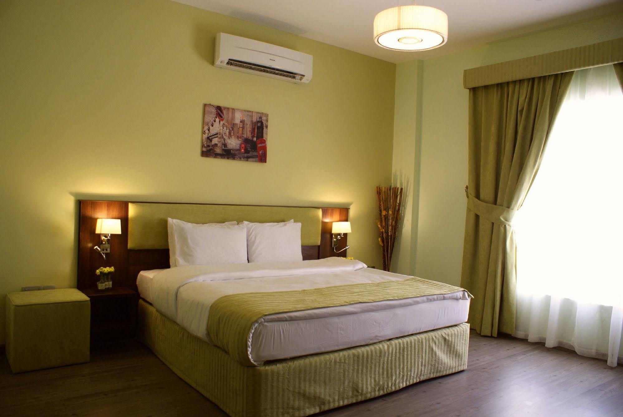 Weekend Hotel & Apartments Маскат Екстер'єр фото