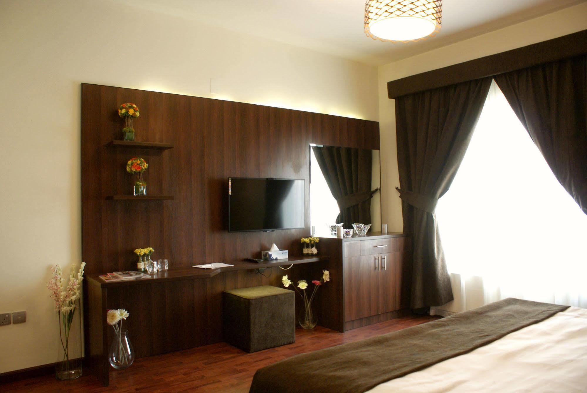 Weekend Hotel & Apartments Маскат Екстер'єр фото
