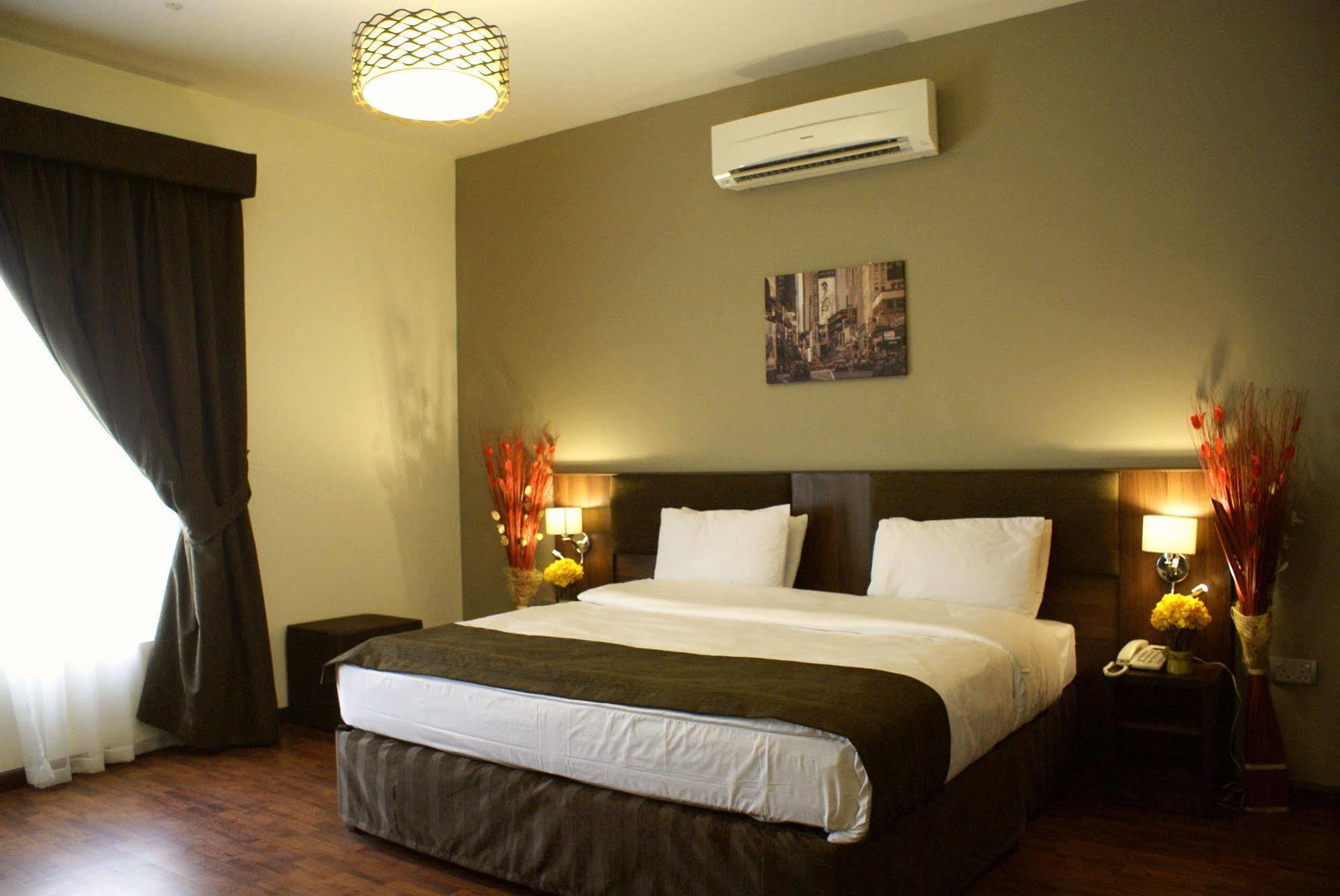 Weekend Hotel & Apartments Маскат Екстер'єр фото